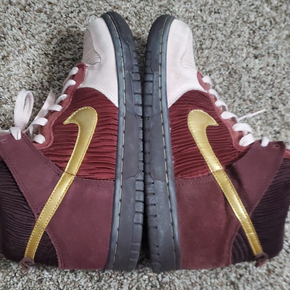 Nike SB Dunk High “Mama Bear” | Size 5.5Y (Women’s 7) - Picture 4 of 9